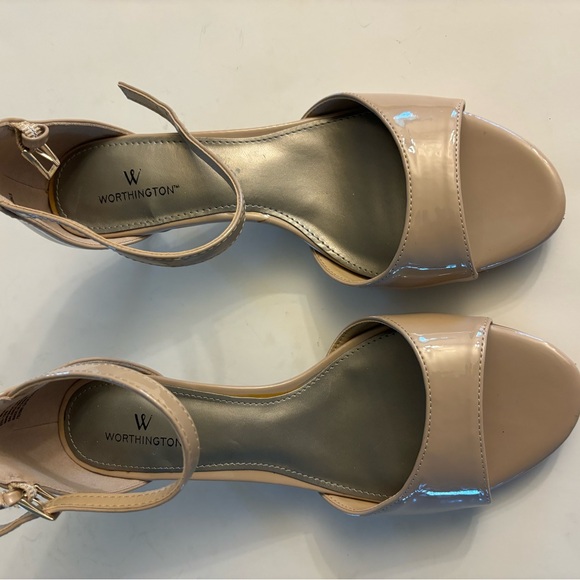 Worthington Tan Women's Sandals With 2” Heels Size 8.5 M - Picture 2 of 6